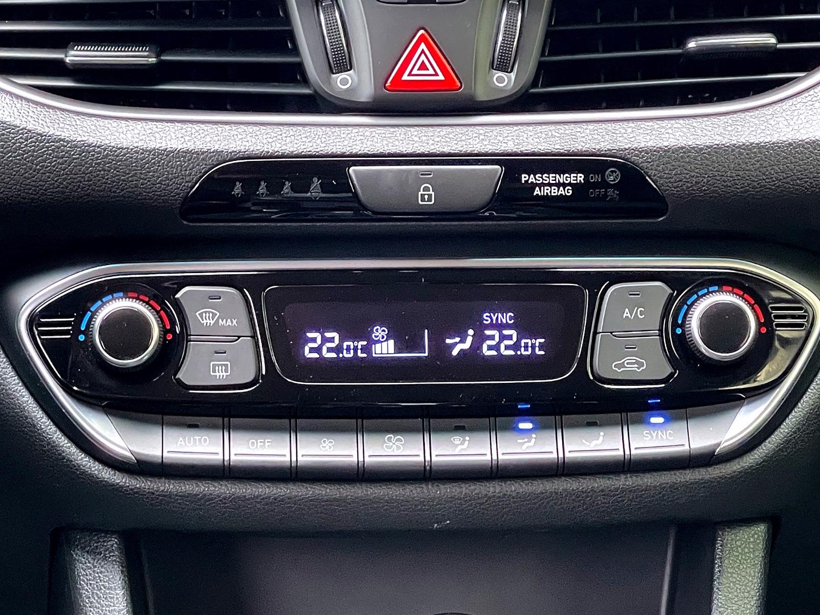 Hyundai i30 1,4 AUTOM. NAVI SITZHEIZ.SCHECKHEFT GARANTIE
