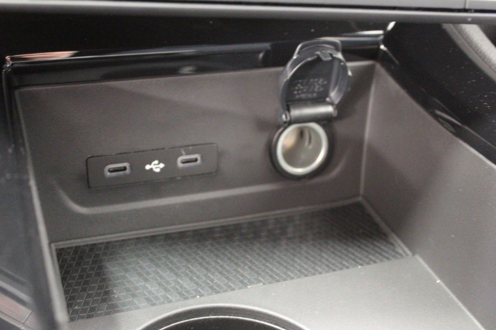 Fahrzeugabbildung Renault Austral Mild Hybrid 160 Iconic Esprit Alpine Aut