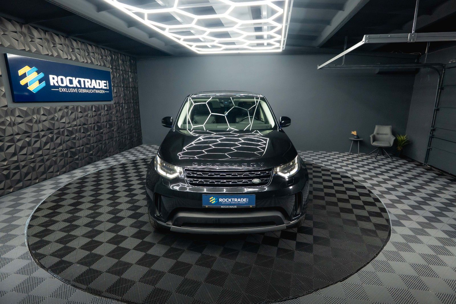 Fahrzeugabbildung Land Rover Discovery 5 2.0 TD SD4 HSE BLACK 4x4 *AHK*LED*