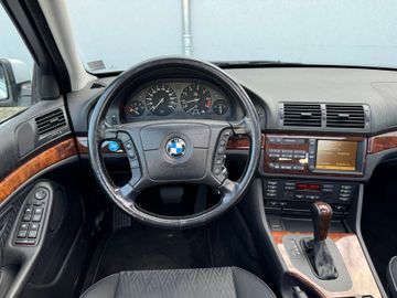 BMW 523 - 12