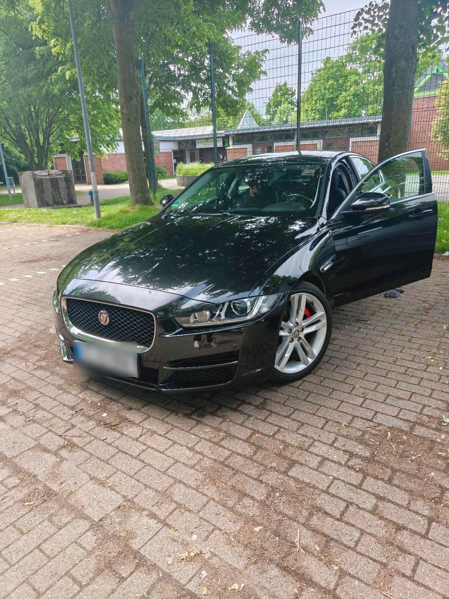 JAGUAR XE
