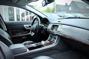 Jaguar XF - 7