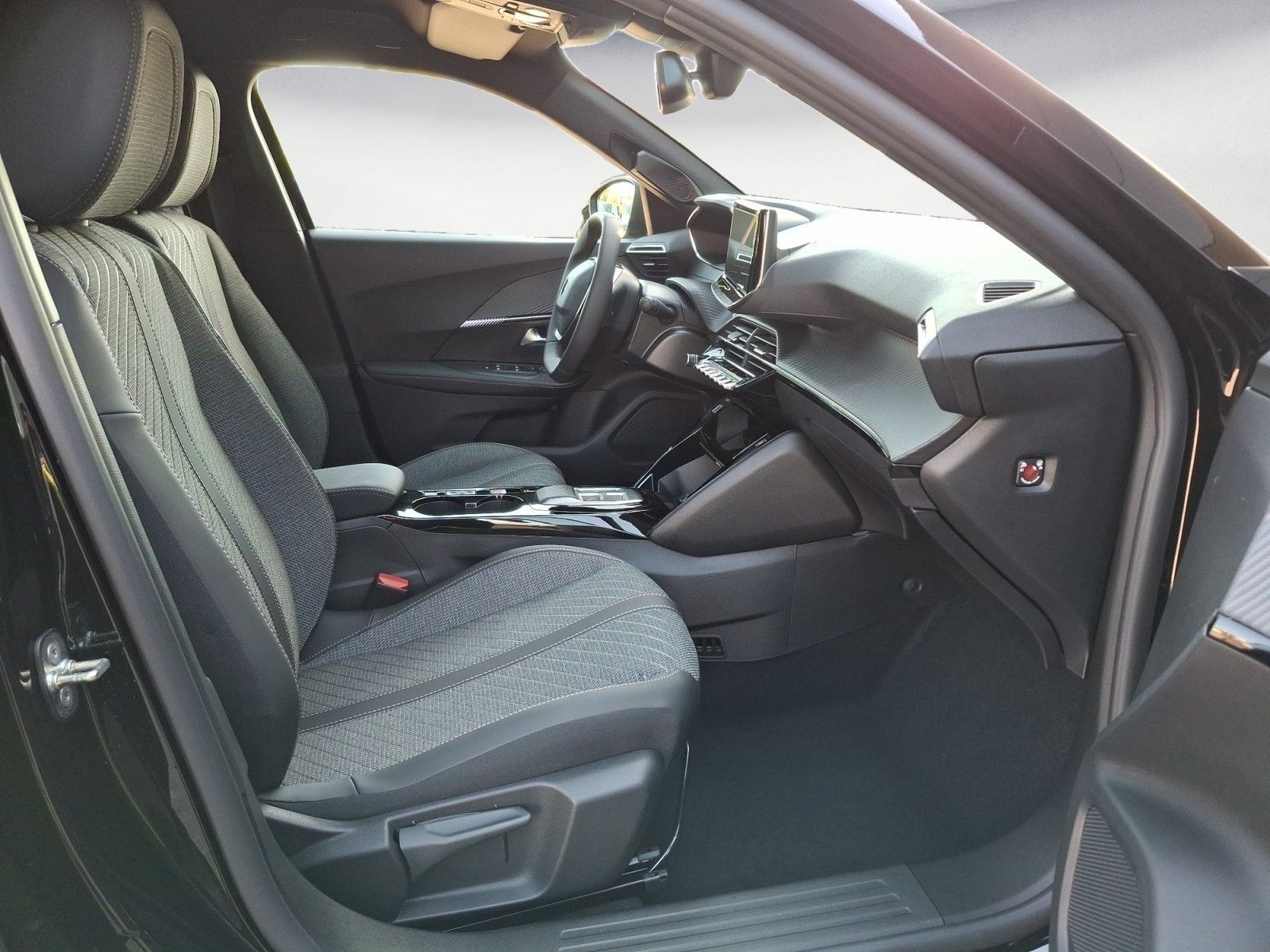 Peugeot 2008 - Bild 10