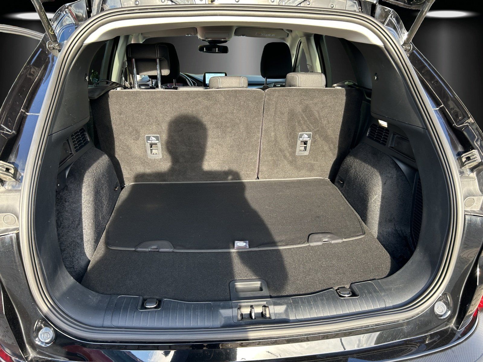 Fahrzeugabbildung Ford Kuga Titanium PHEV AHK-abnehmbar Navi Soundsyste