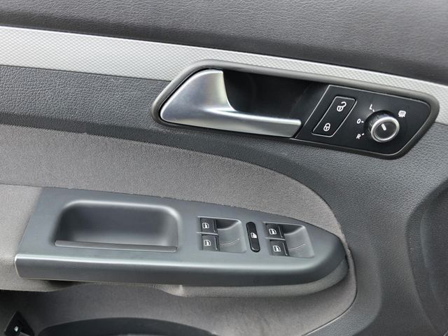 VW Touran — Foto 13