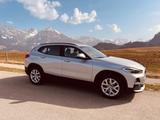 BMW X2 xDrive20i Advantage Steptronic Advantage - silberne BMW X2