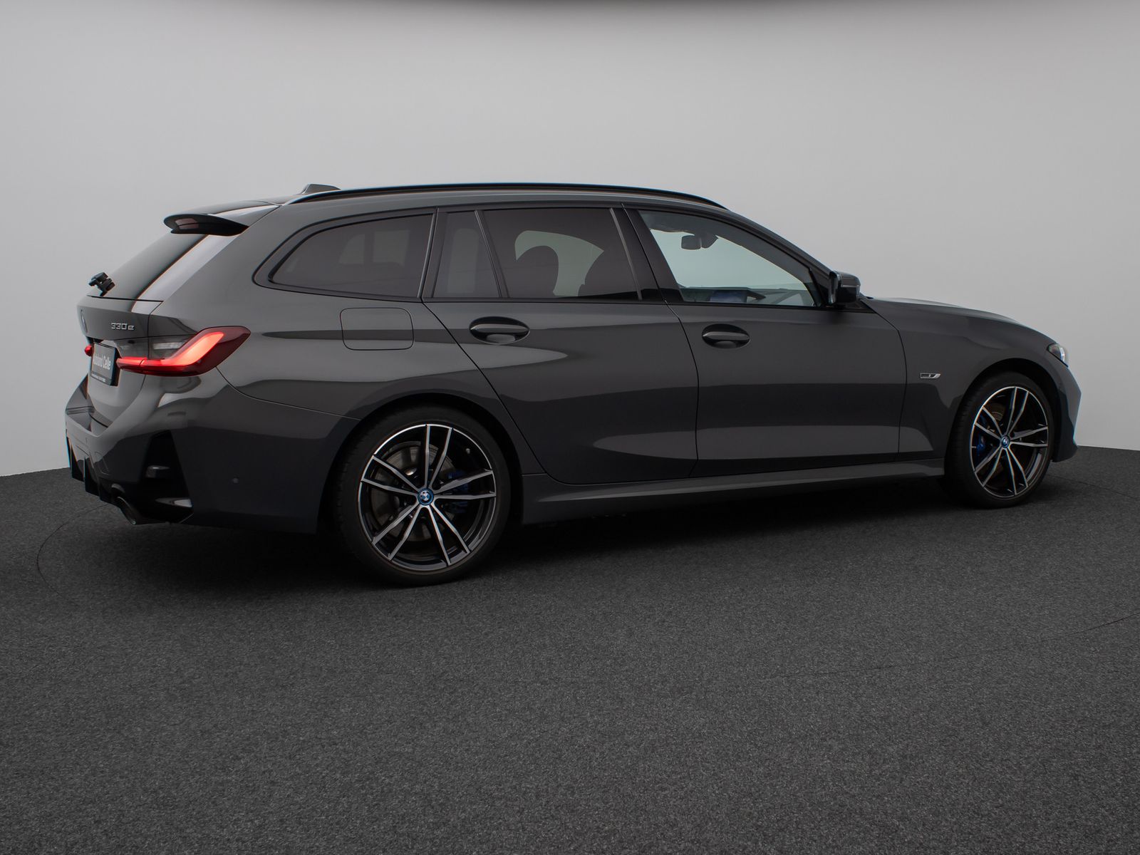 Fahrzeugabbildung BMW 330e xD M Sport Pro Panorama Kamera HUD DAB H/K