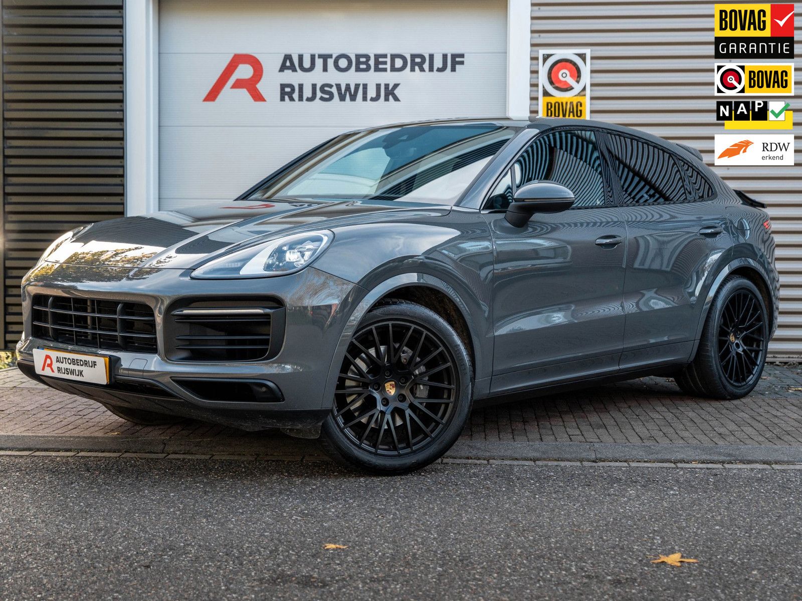 Porsche Cayenne Coupé 3.0 E-Hybrid Platinum Edition Pano