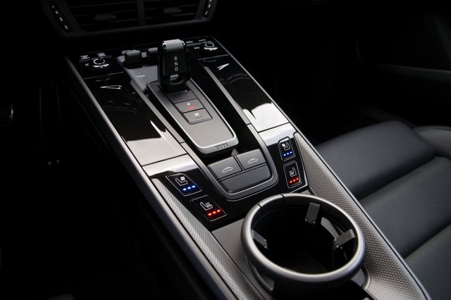 Porsche 992.2 Targa 4S*ACC,BOSE,Chrono,Sitzlüftung,14-W.
