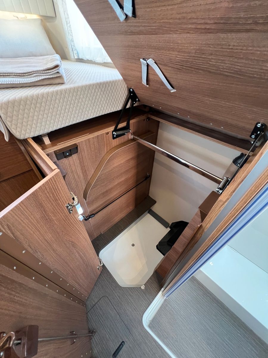 Fahrzeugabbildung Carthago C2-tourer I 147 RB-LE comfort 4.2t Mercedes
