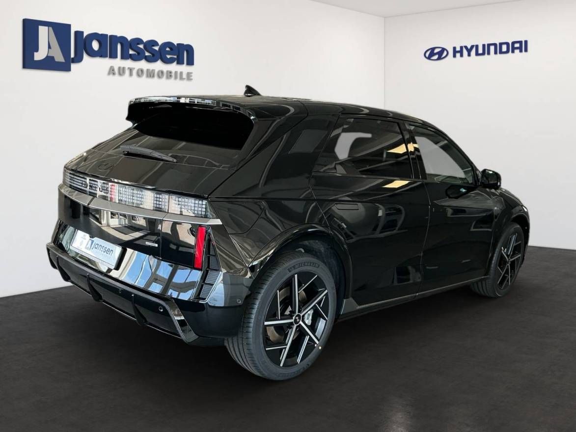 Fahrzeugabbildung Hyundai IONIQ 5 84 kWh Allrad (325 PS) N Line Park-Paket