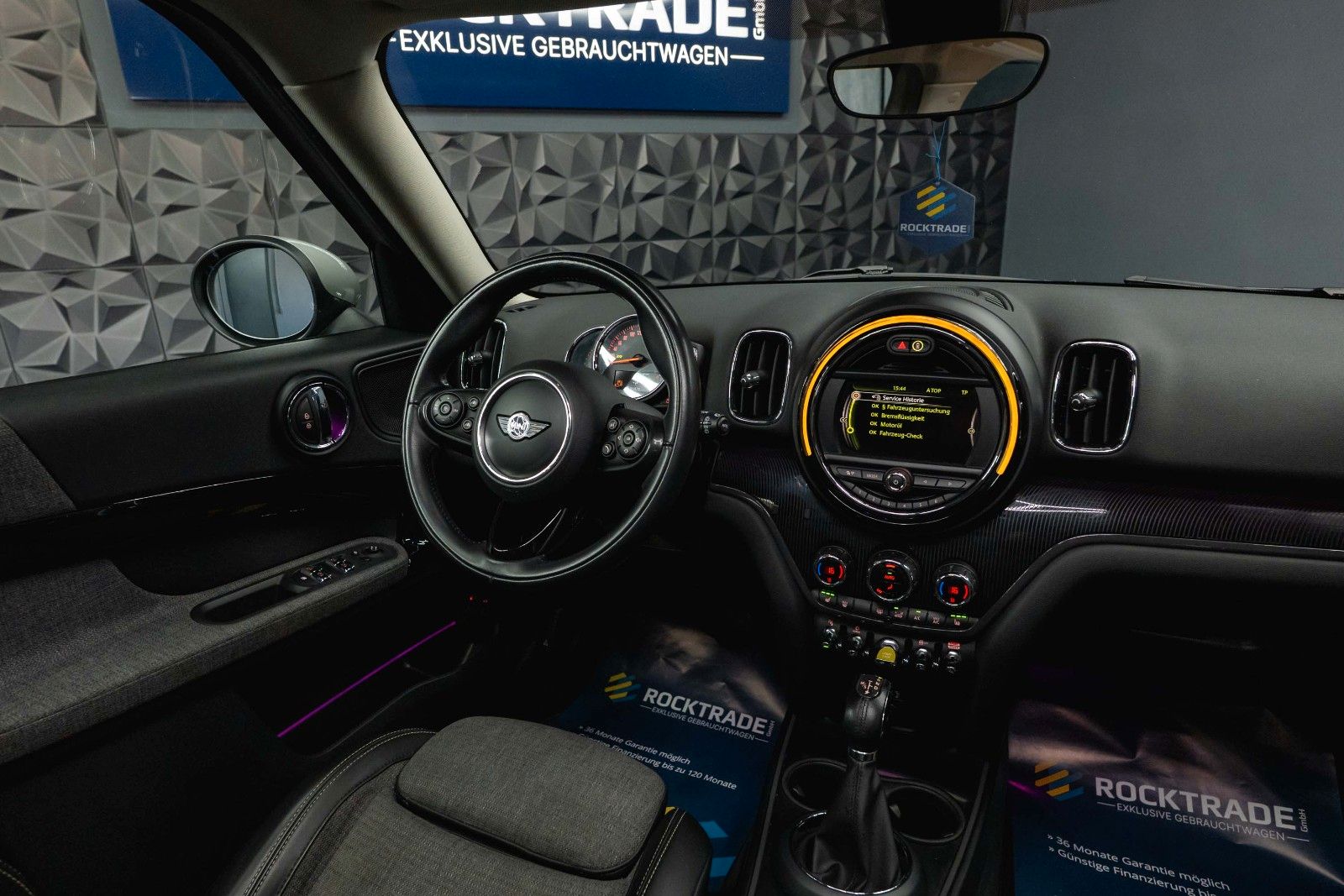Fahrzeugabbildung MINI COOPER SE Countryman All4 | Pano | ACC | Plug-In