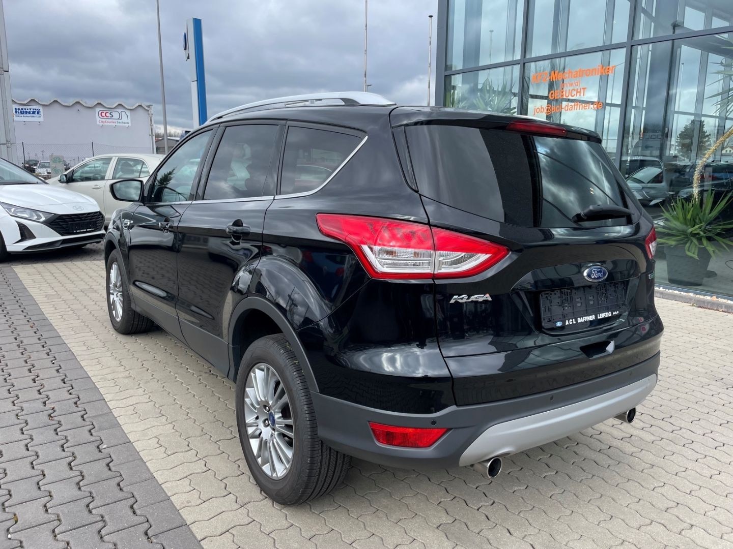Fahrzeugabbildung Ford Kuga Titanium Klima PDC Navi SHZ heizbWSS Kamera