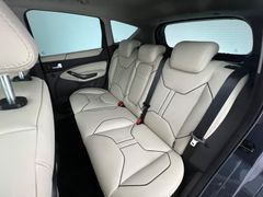 FORD Kuga Titanium / RENTNER/ NUR 53.tKM /AHK /AUTOM FORD Kuga Titanium / RENTNER/ NUR 53.tKM /AHK /AUTOM