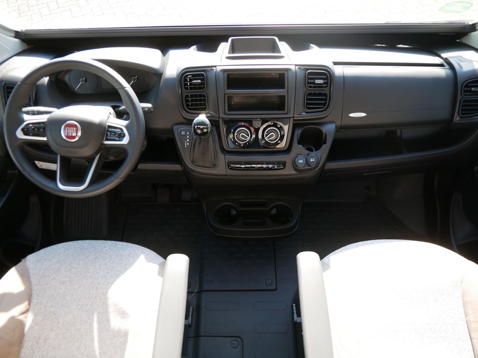 Fahrzeugabbildung Karmann Davis Lifestyle DA 590 LS Panorama + Automatik