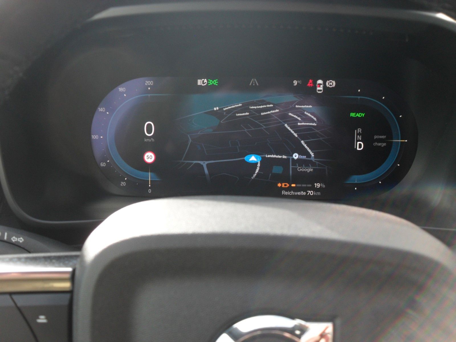 Fahrzeugabbildung Volvo C40 Core Recharge Pure Electric 2WD