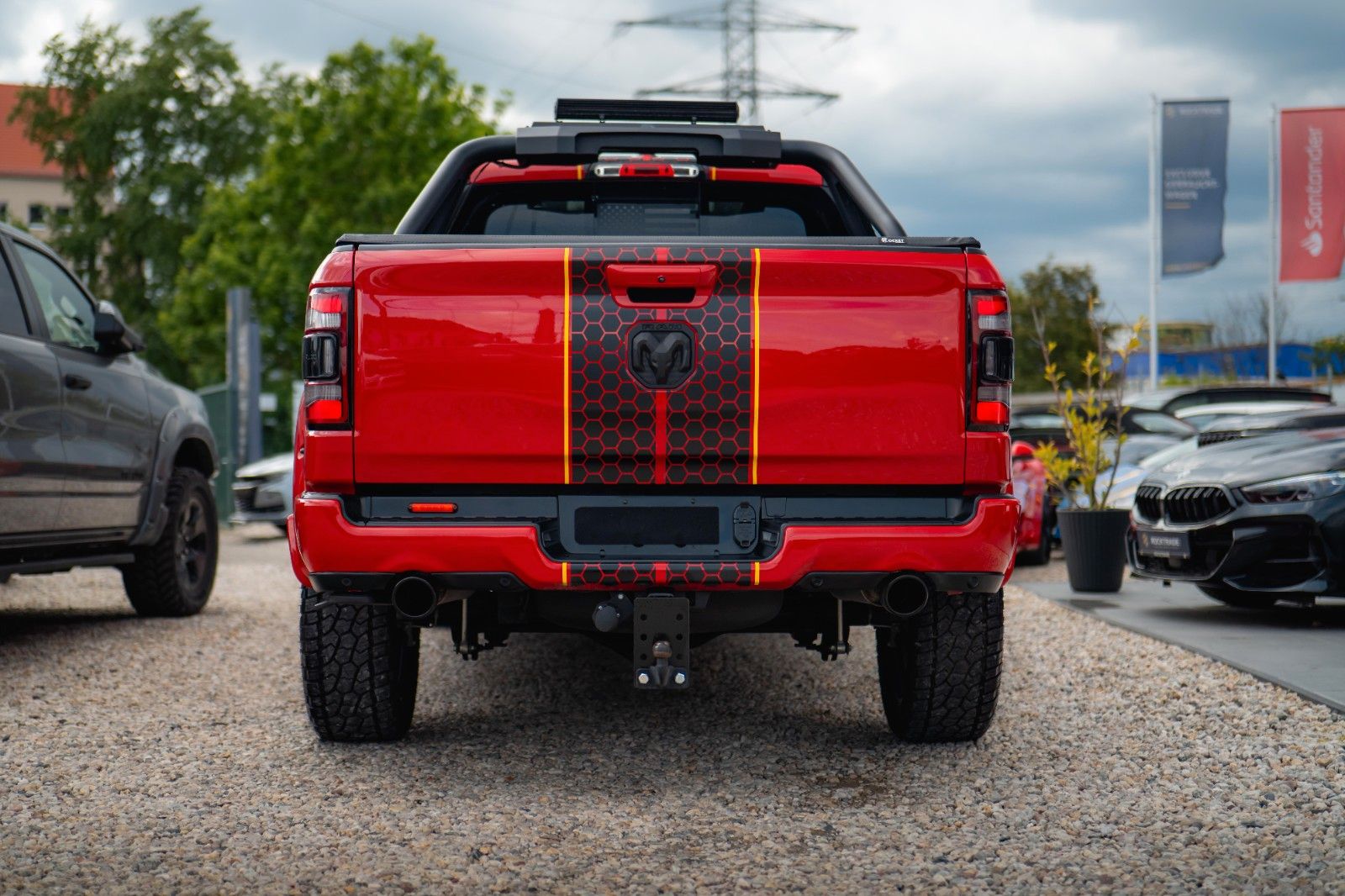 Fahrzeugabbildung Dodge RAM 5.7 V8 HEMI 4x4 LARAMIE LPG Offroad-Bodylift