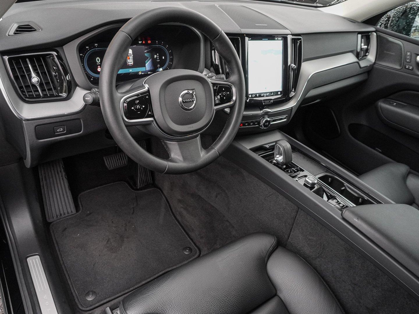 Volvo XC60 B4 B Plus Dark H&K 19ZOLL FRONTHZG SHZ-HI