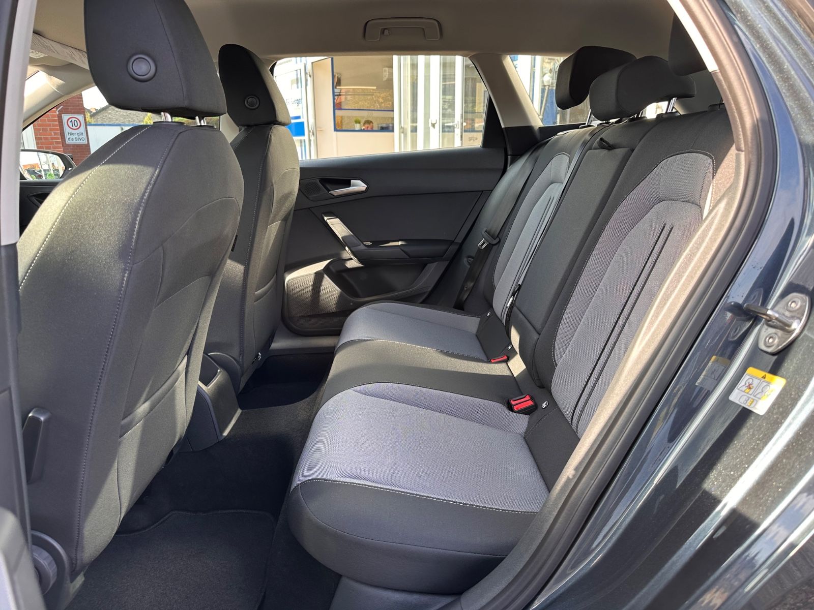 Fahrzeugabbildung SEAT Leon ST 2.0 TDI Style DSG AHK/ACC/APP/SHZ/RFK