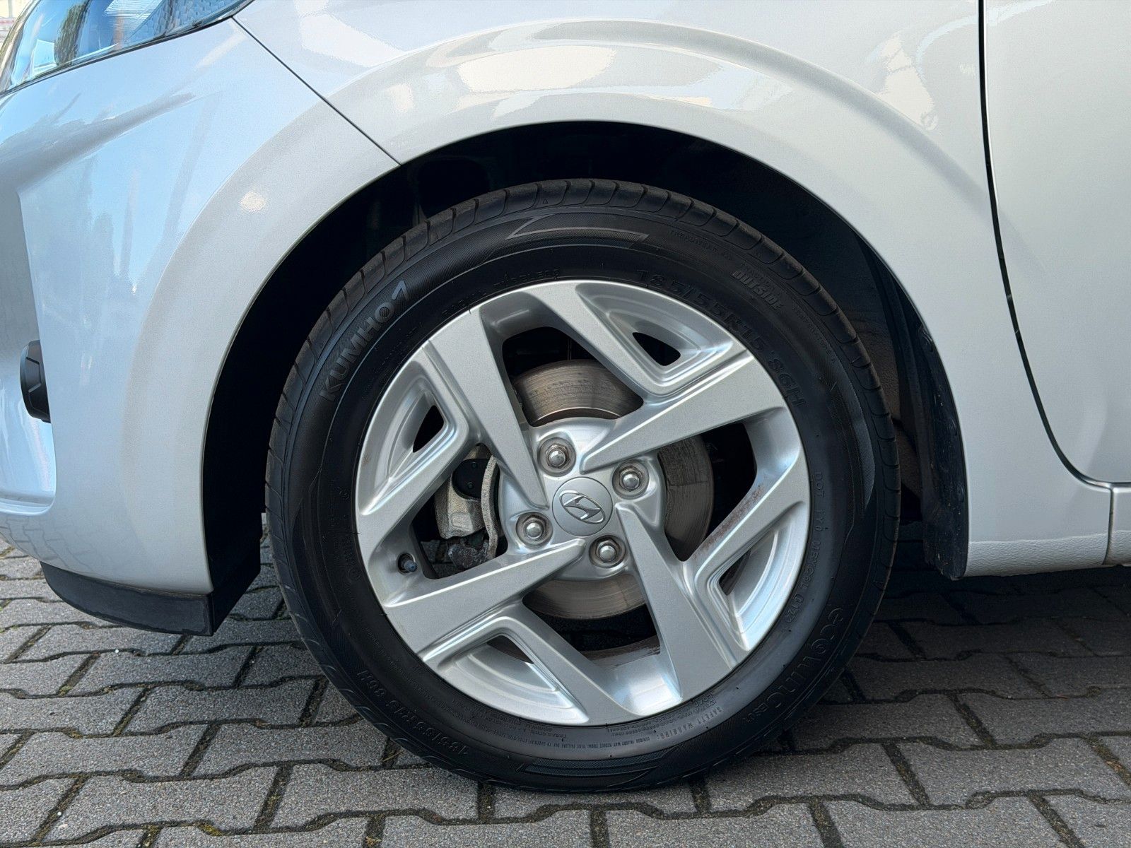 Fahrzeugabbildung Hyundai i10 1.2 Trend SHZ,PDC,AUT,DynLicht,FLA,LM,SpurH