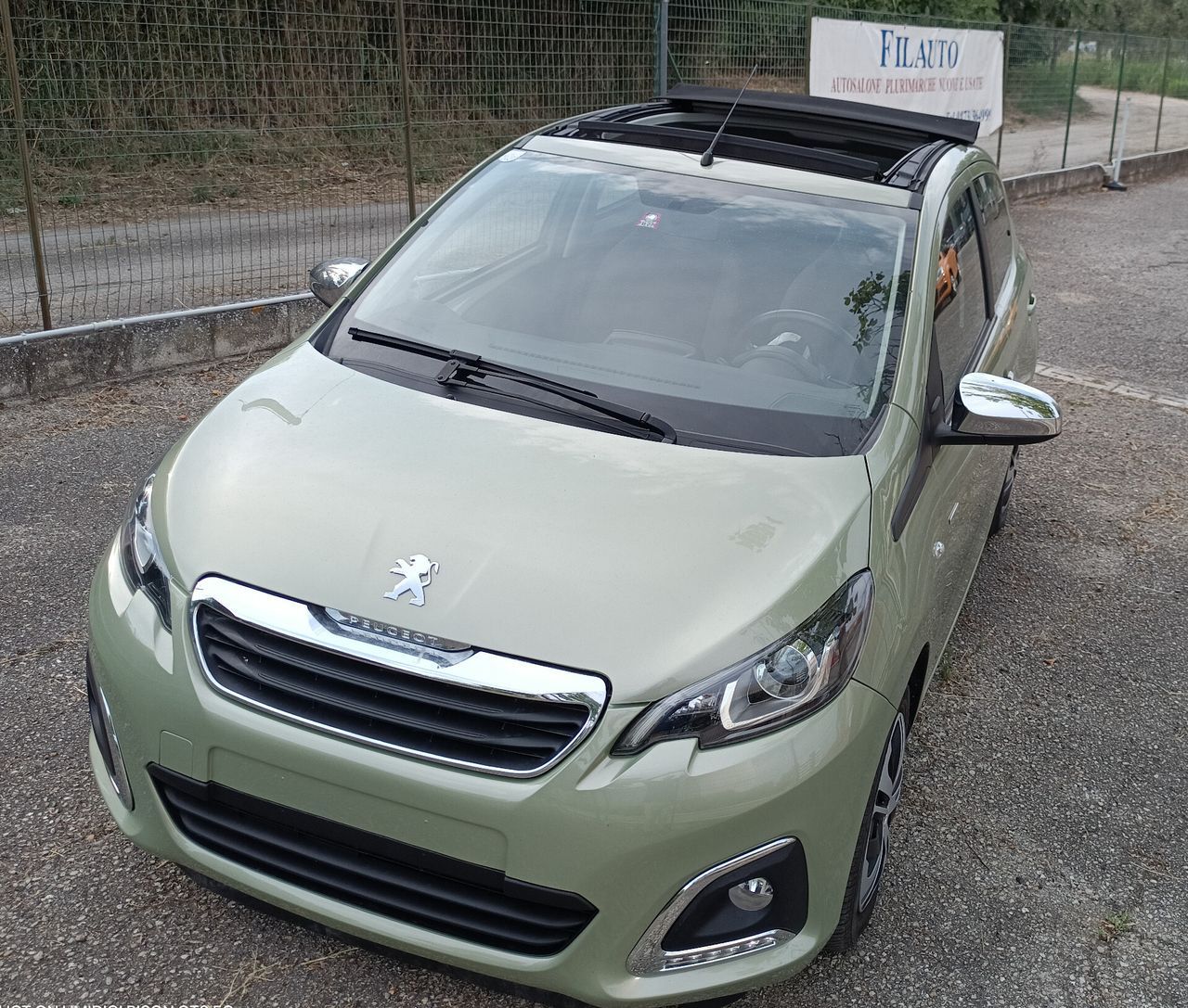 PEUGEOT 108