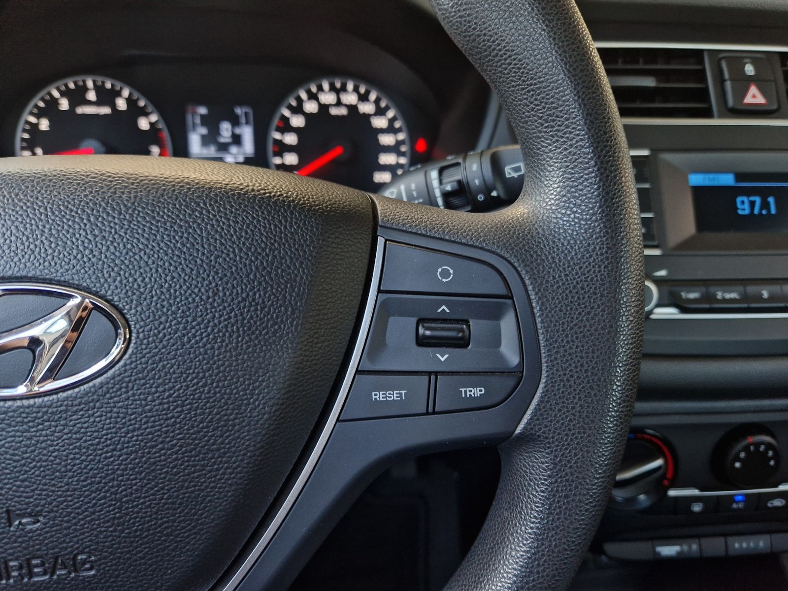 Fahrzeugabbildung Hyundai i20 Pure KLIMA