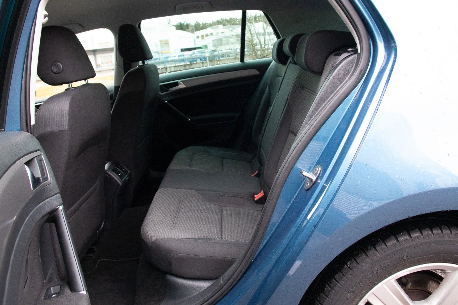 Fahrzeugabbildung Volkswagen Golf VII Lim. 1.2 TSI BMT Comfortline Navi Sitzh