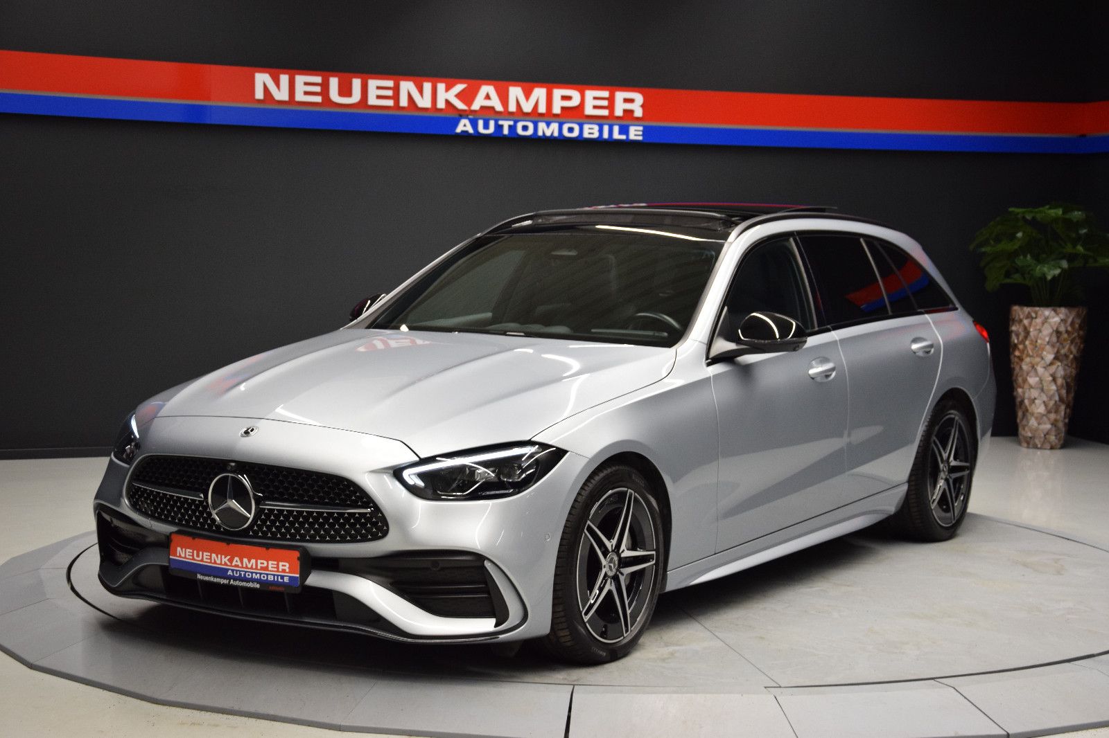 Fahrzeugabbildung Mercedes-Benz C 200 T AMG Night Pano Ambiente 360°