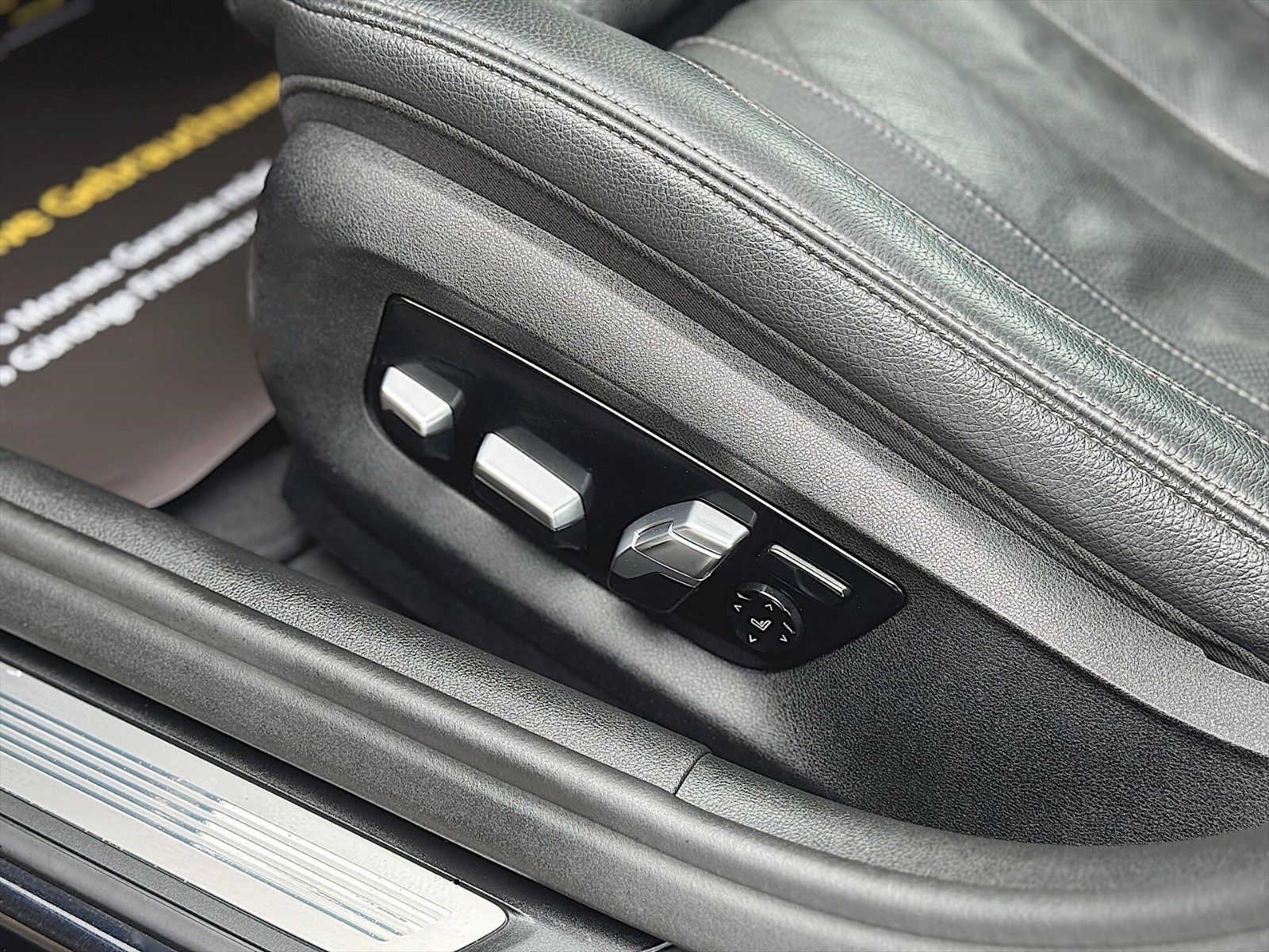 Fahrzeugabbildung BMW 530e Hybrid M Sport Shadow *ACC*LED*Display Key*