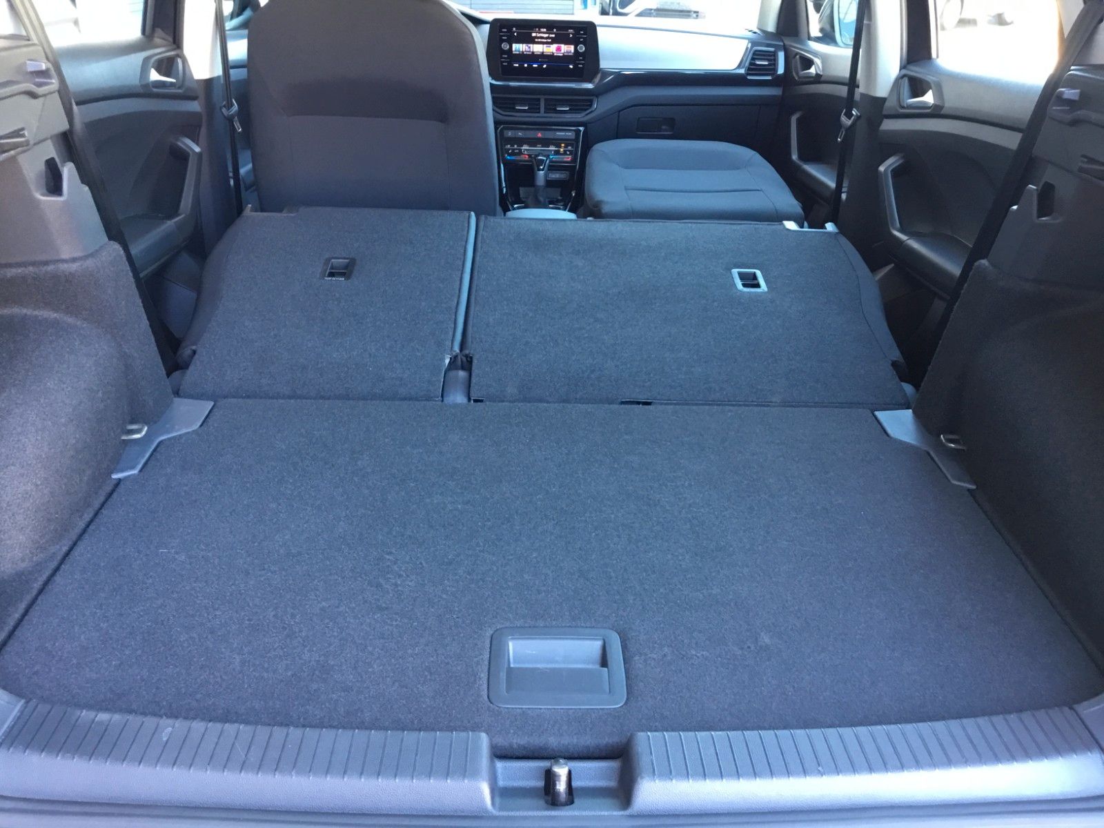 Fahrzeugabbildung Volkswagen T-Cross 1.0 TSI DSG Life+AHK+ACC+LED+17"+Kamera