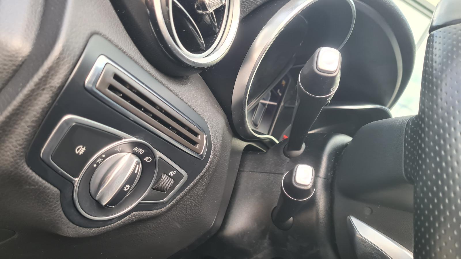Mercedes-Benz T-Modell C 180 CGI*Navi*LED*Leder*AHK