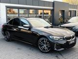 BMW M 340 i Limo xDrive Aut. *LED*CarPlay*R-Kamera* - BMW M340i: Schwarz
