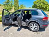Volkswagen Touareg 3.0 V6 TDI Tiptronic BMT Grau Metallic - mit Diesel-Antrieb: Geländewagen, 3.0