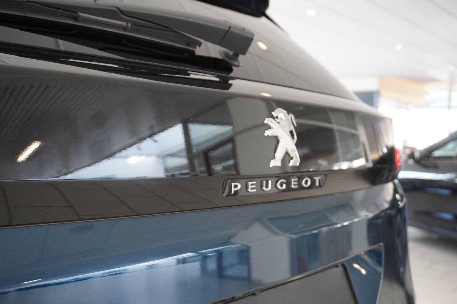 Fahrzeugabbildung Peugeot 3008 1.2T ALLURE PACK NAVI/LED/KAMERA/SPORT/DAB+