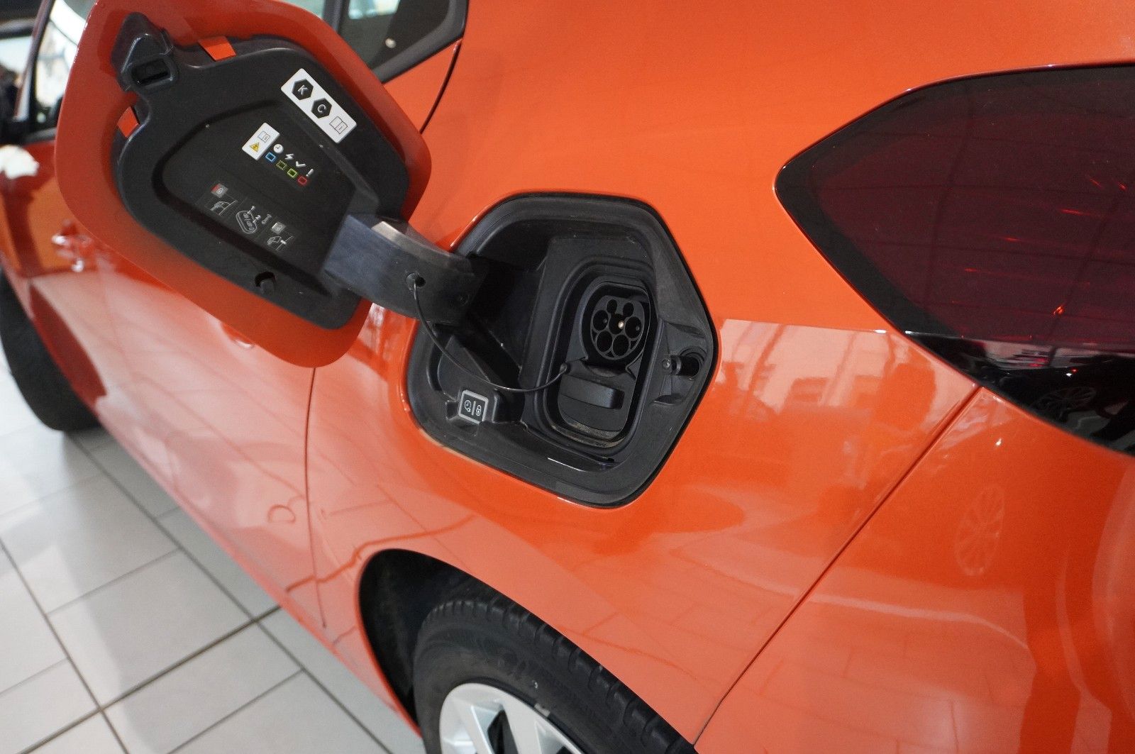 Fahrzeugabbildung Opel Corsa-e  EDITION 50kwh/7,4KW/KLIMA/ALLWETTER