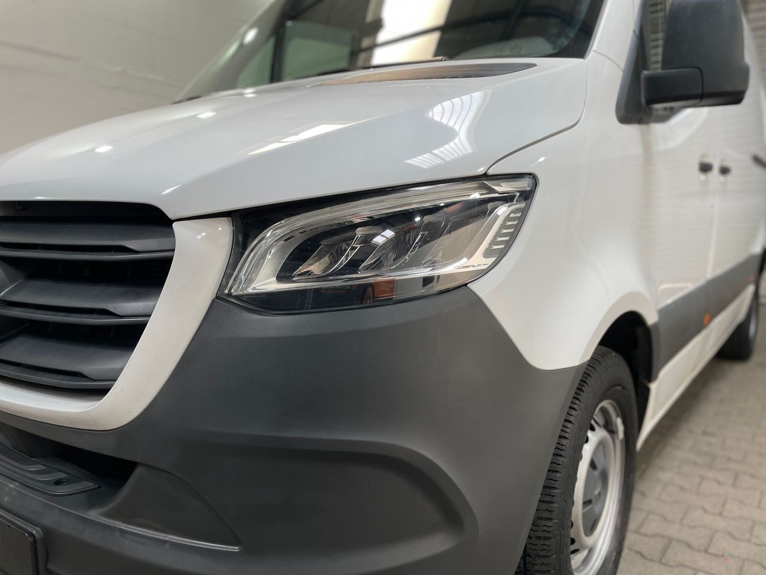 Fahrzeugabbildung Mercedes-Benz Sprinter 319CDI V6 Autm L2#Kamera#LED#ACC#AHK3,5