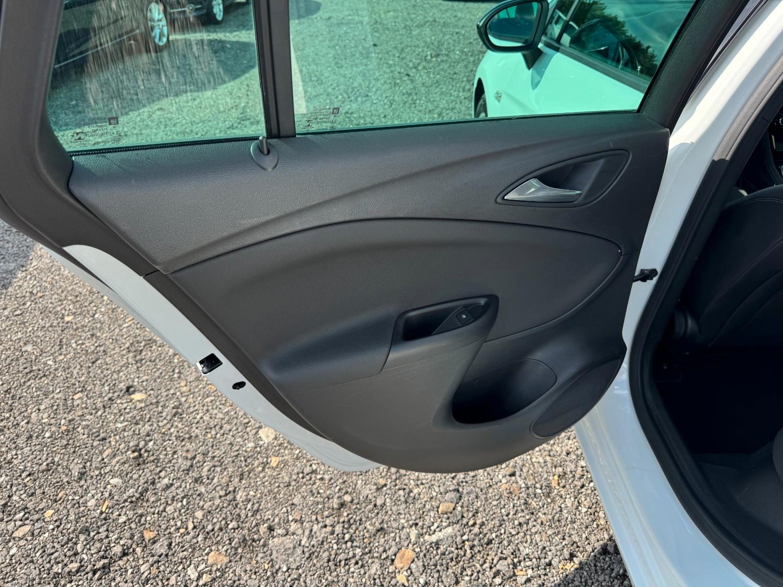 Opel Astra K SportsTourer Elegance Alcantara Led Navi