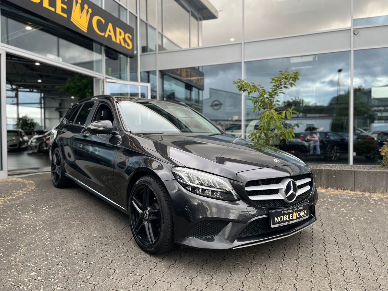 Fahrzeugabbildung Mercedes-Benz C 200 d T LEDER LED NAV SHZ PDC 18"