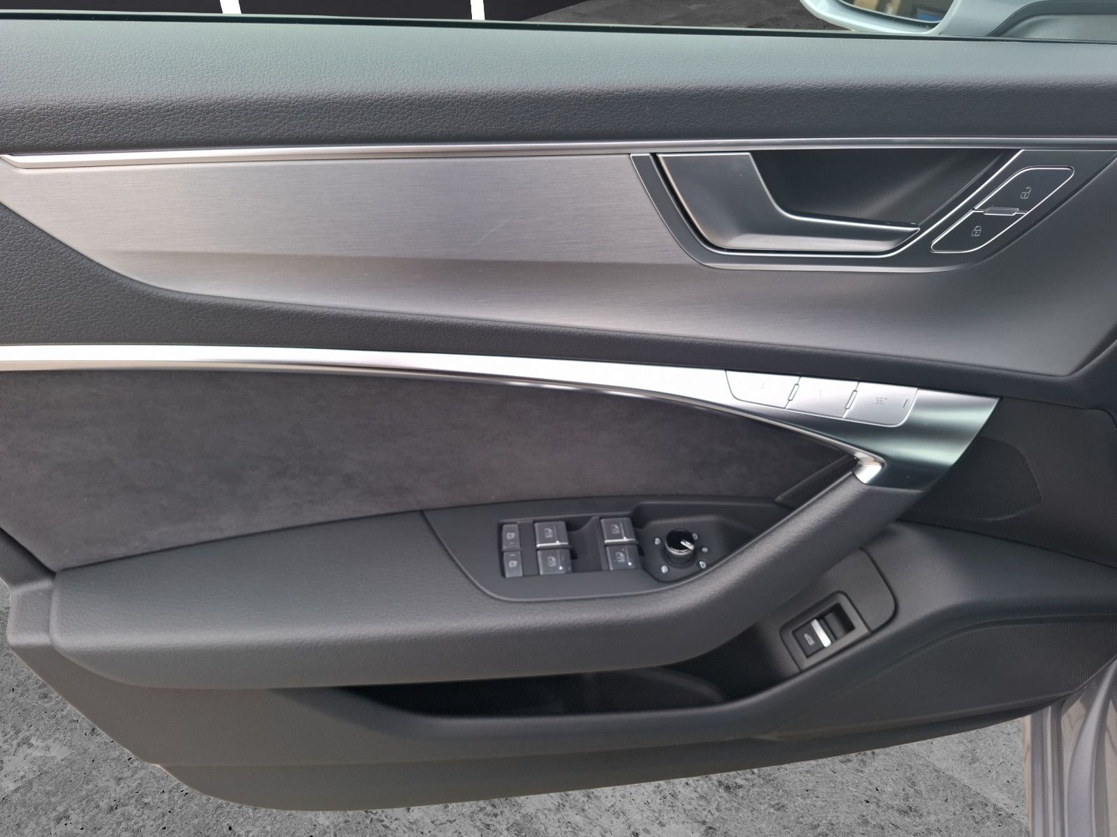 Fahrzeugabbildung Audi A6 Avant 55 TFSI S-Line quattro S-tronic  Matrix