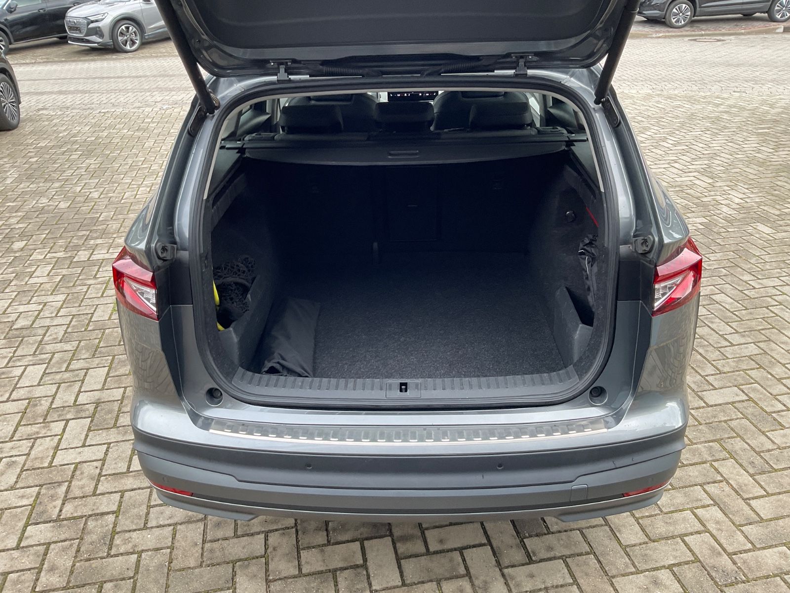 Fahrzeugabbildung SKODA Enyaq 80,Kamera,Keylessgo,Sitzheizung,Navi