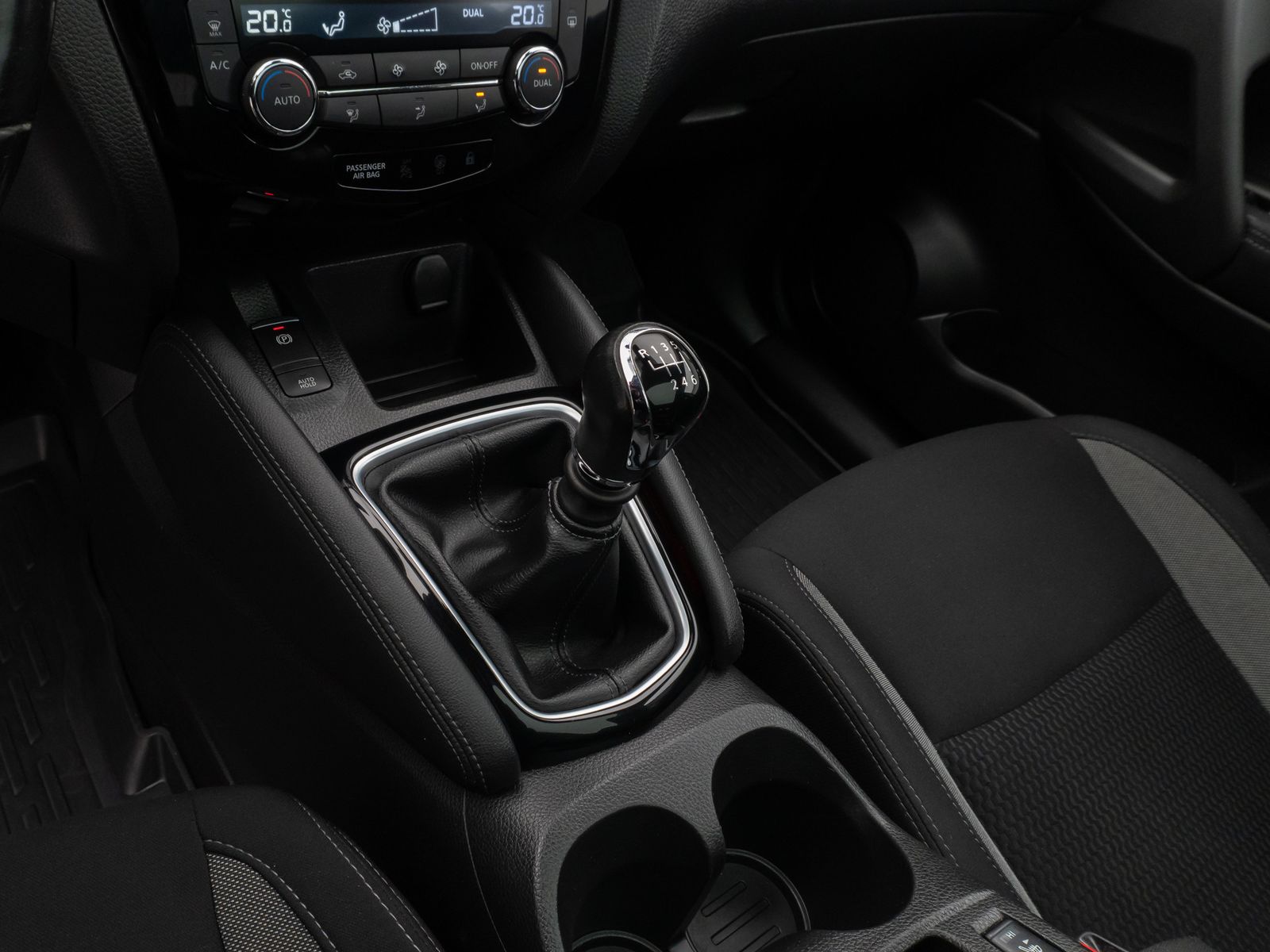 Fahrzeugabbildung Nissan Qashqai Acenta Panorama Kamera DAB Navi Xenon