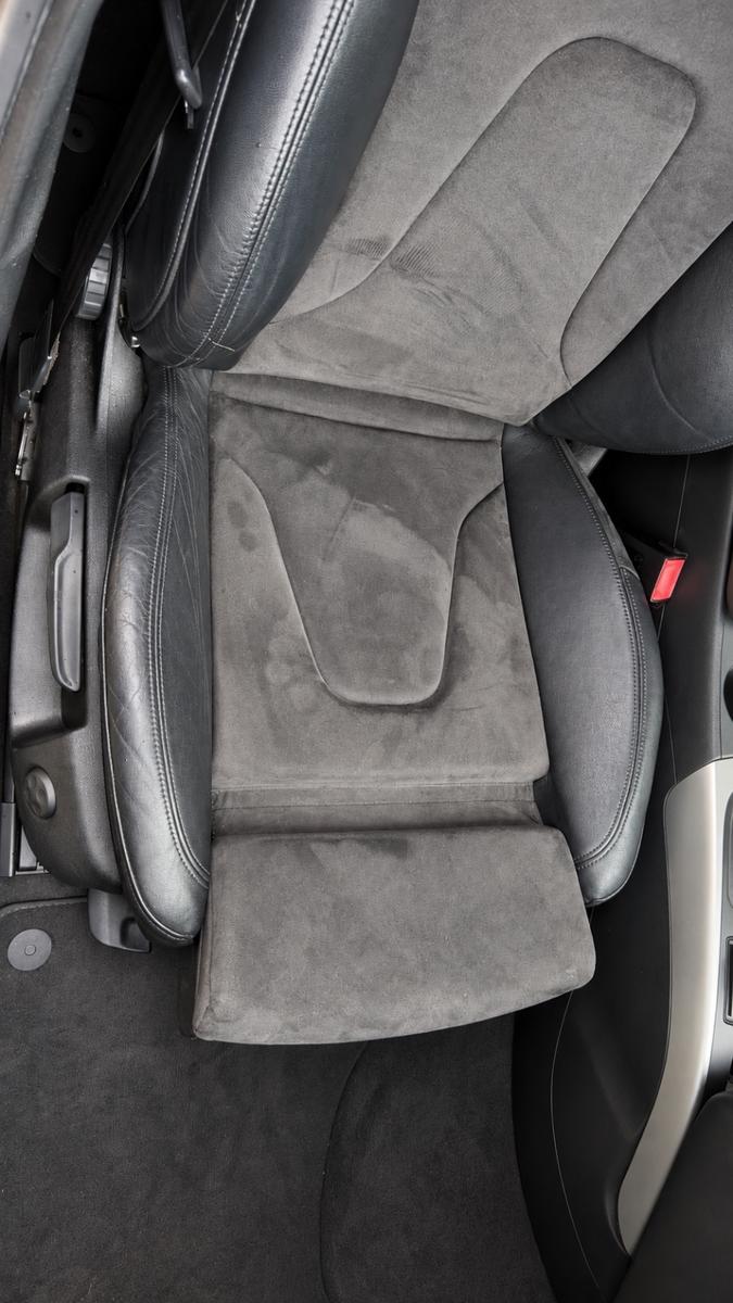 Audi A4 2009 — photo 25
