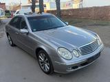 Mercedes-Benz E 240 ELEGANCE/Automatik/Euro4 - graue Mercedes-Benz E 240