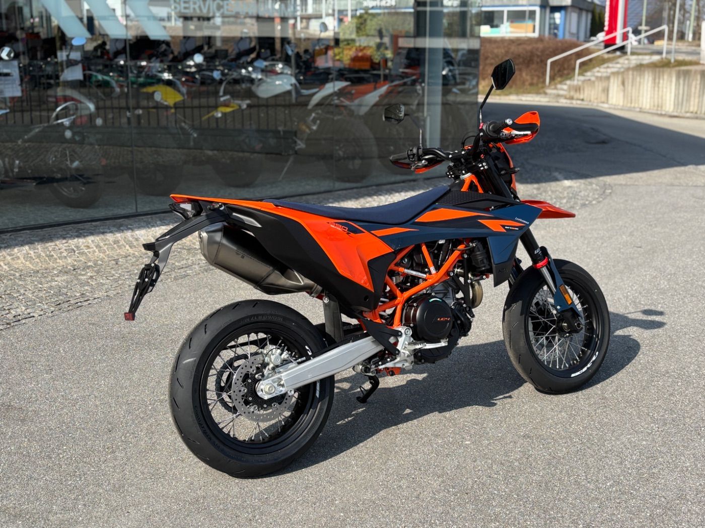 Fahrzeugabbildung KTM 690 SMC-R 2026