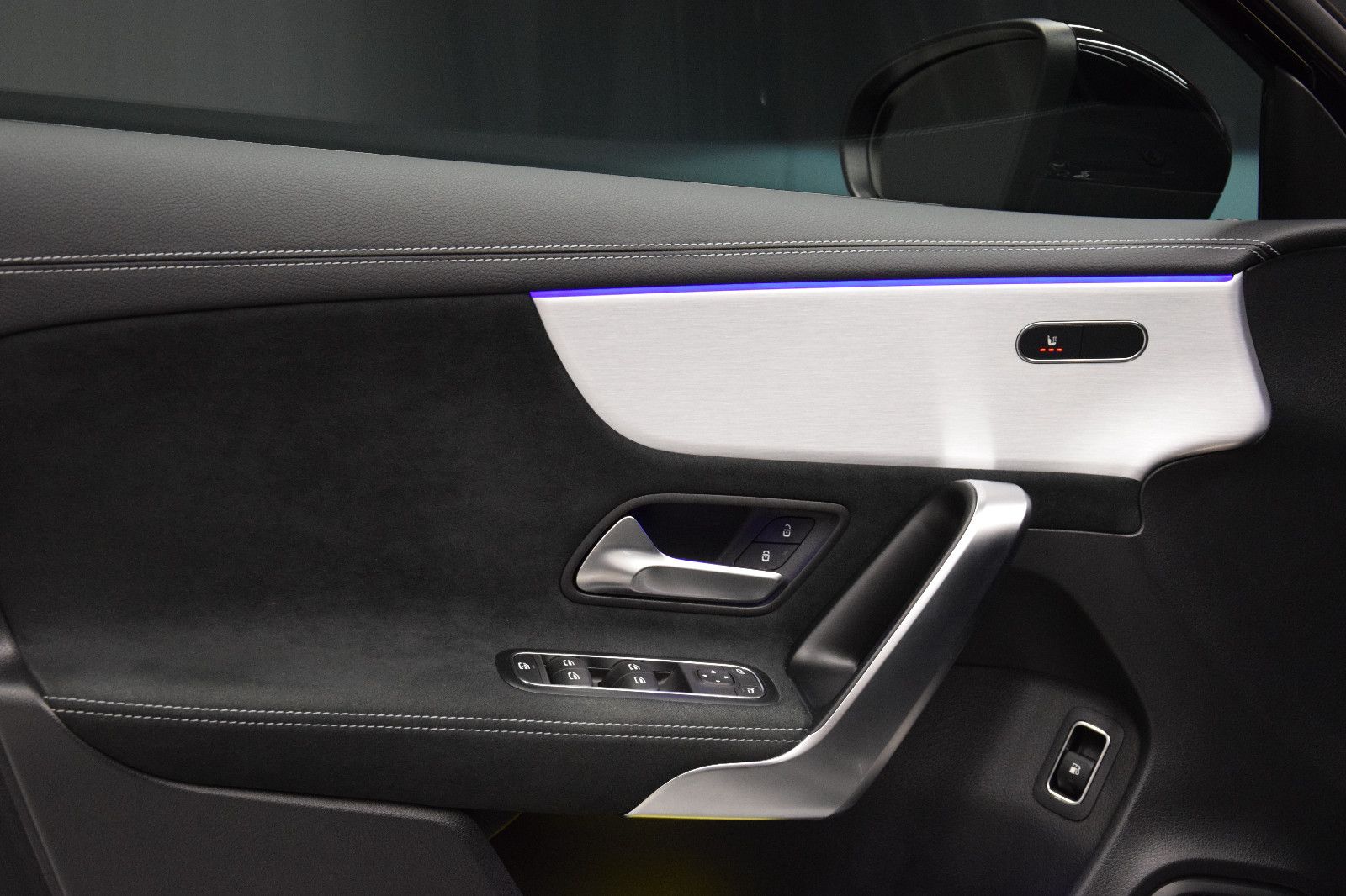 Fahrzeugabbildung Mercedes-Benz A 250 e Edition 2020 AMG Kamera LED MBUX Night