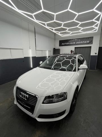 Audi A3 1.4 TFSI Ambition PANO NAVI AHK SHZ PDC