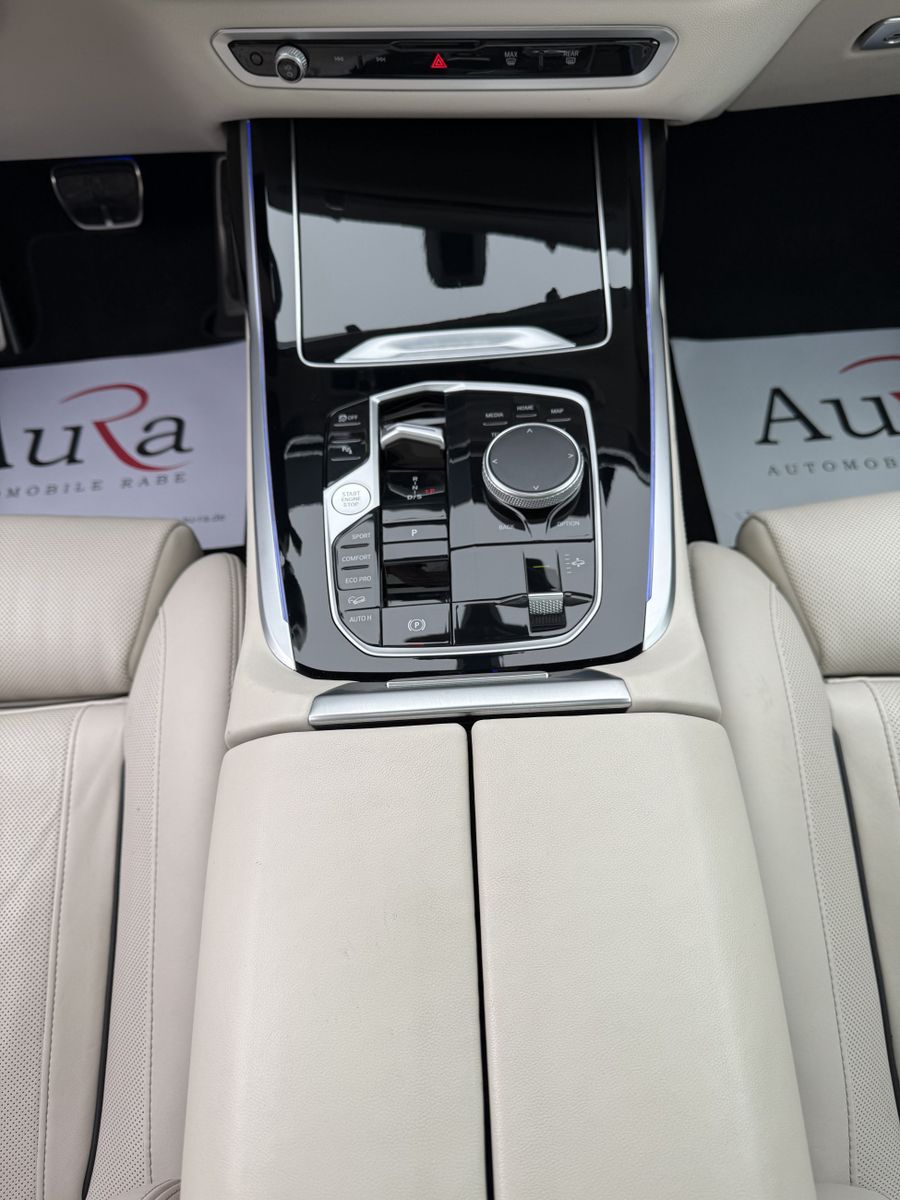 Fahrzeugabbildung BMW X7 M60i 6-Sitzer NAV+LASER+PANO+B&W+360°+ACC+1HD