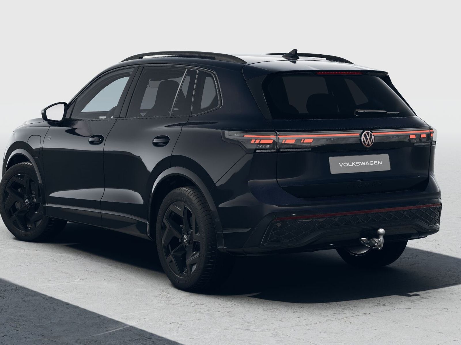 Fahrzeugabbildung Volkswagen Tiguan  R-Line 1.5 eHybrid DSG *AHK, Black Style