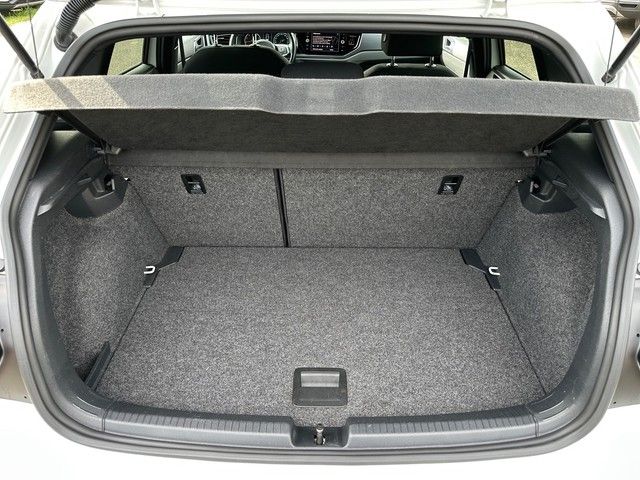 Fahrzeugabbildung Volkswagen Polo 1.5TSI DSG Highline R-Line ACC+NAVI+++