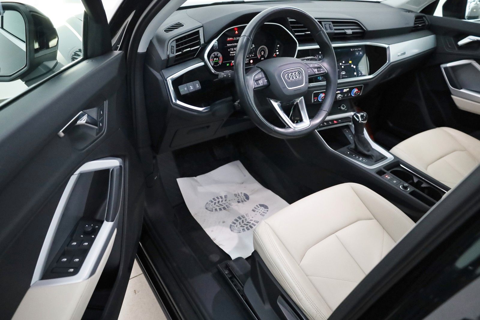 Fahrzeugabbildung Audi Q3 Sportback 35 TDI Leder,Navi,LED,SH,Kamera,AHK